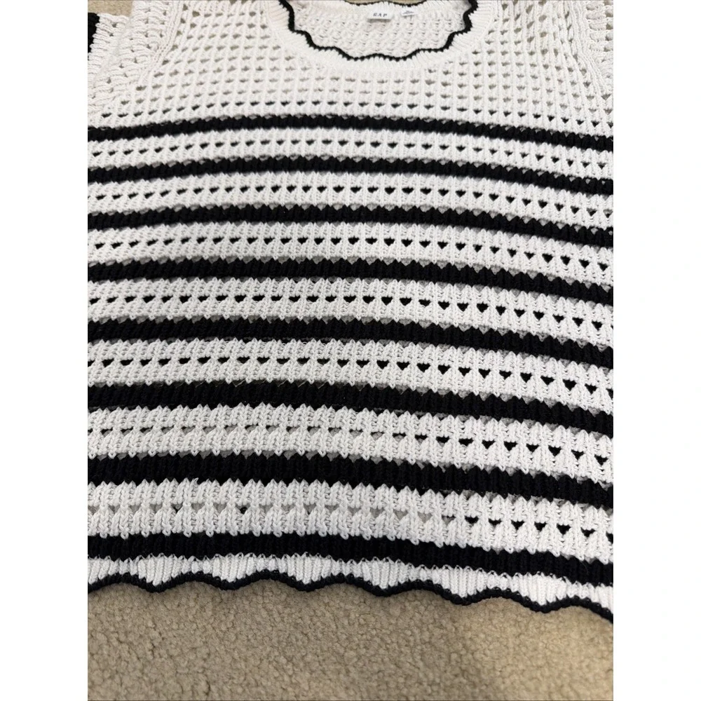 EUC GAP Crochet Striped Top SWEATER Black Milk Stripe Scallop Trim Cotton XL $45 - Picture 3 of 7